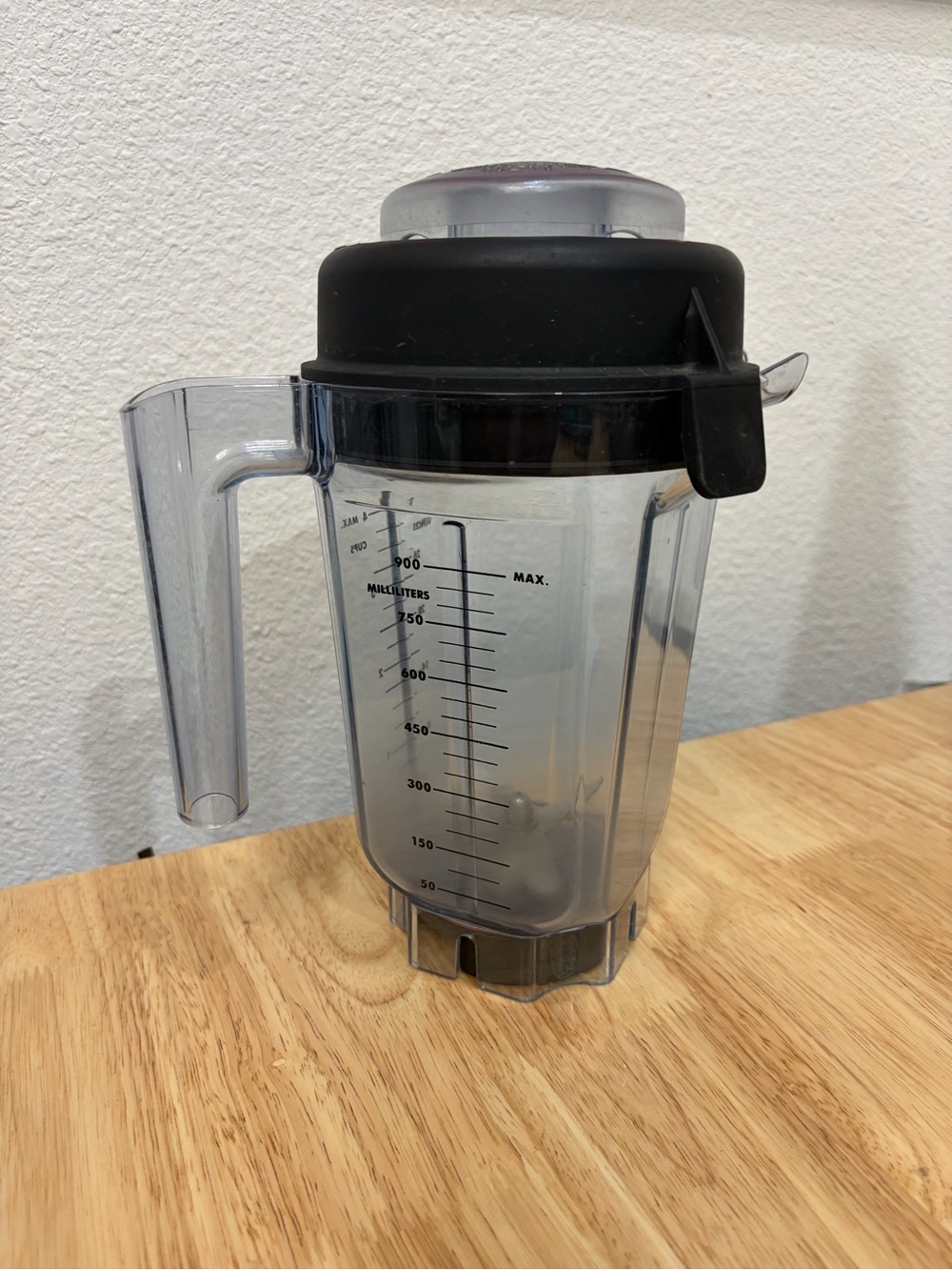 Vitamix 32-ounce Dry Grains
Container pitcher model
ASY-172C & Cap